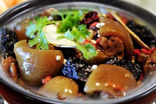 Cách làm món rau cần hầm thịt dê